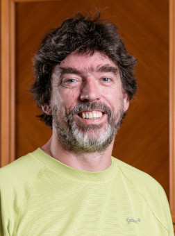 Portrait picture of Stephen Farrell